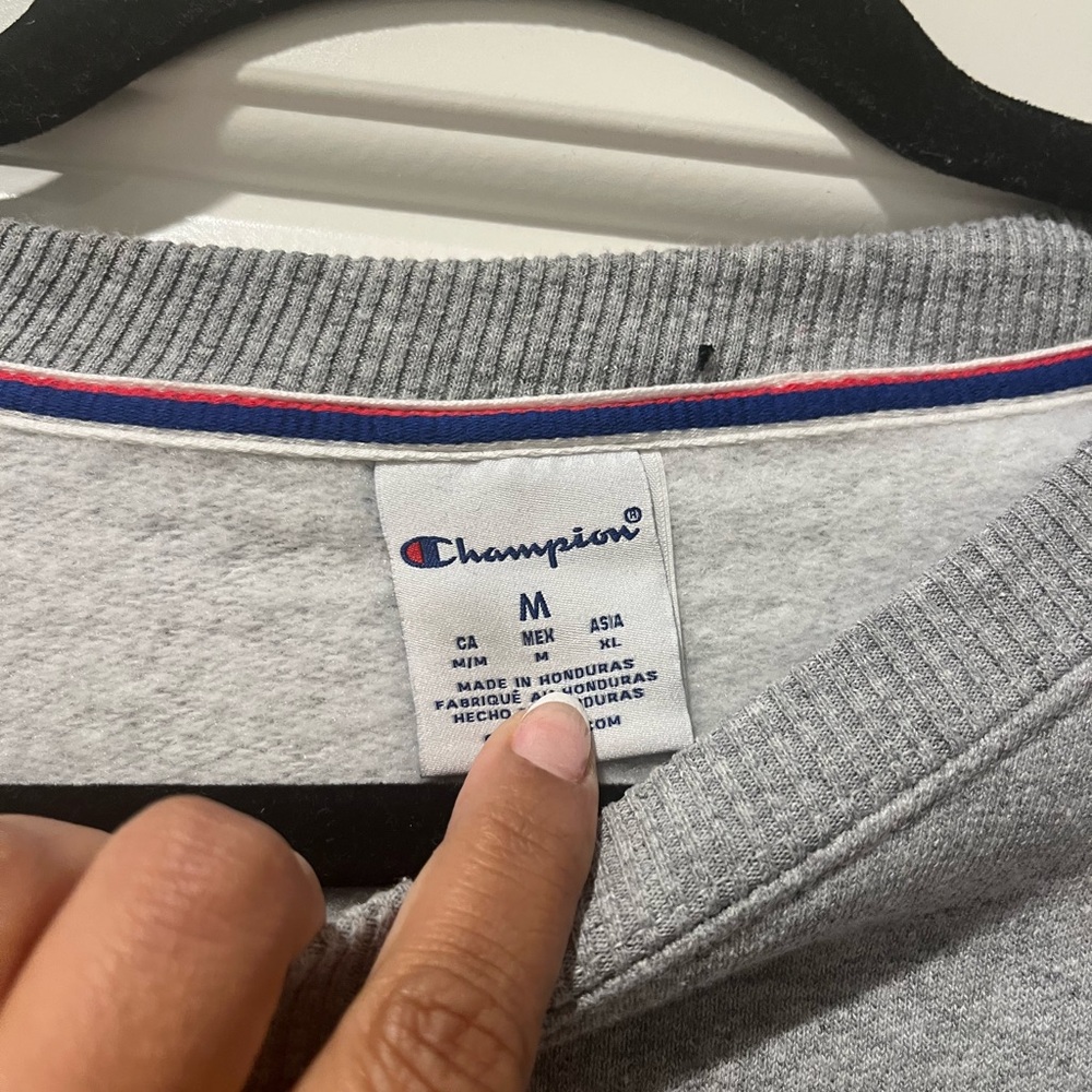 Champion Gray Sweatshirt logo pullover new women medium M - Picture 3 of 3